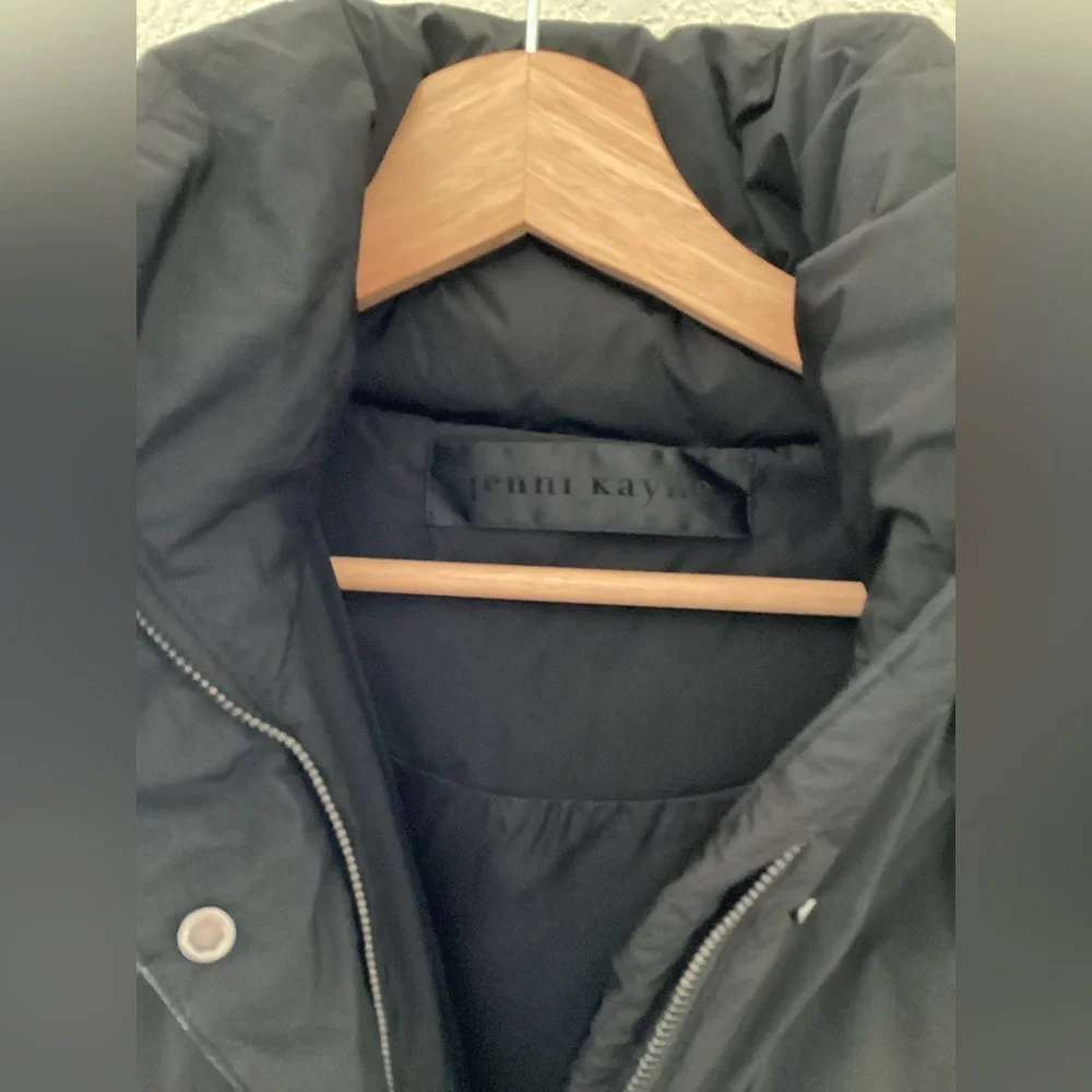 Jenni Kayne Everyday Black Puffer Down Jacket with Hood - Picture 3 of 6